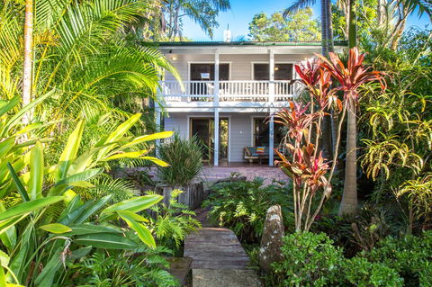 A Beach House At Byron - Whitsundays Accommodation 4