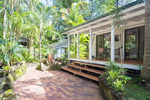 A Beach House At Byron - Whitsundays Accommodation 37