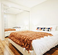 Cozy 5 Bed House in Sydney - Whitsundays Accommodation