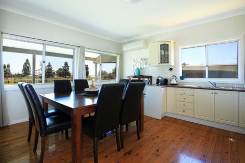 Glory @ Culburra - Absolute Beachfront - Pet & Family Friendly - Whitsundays Accommodation 4