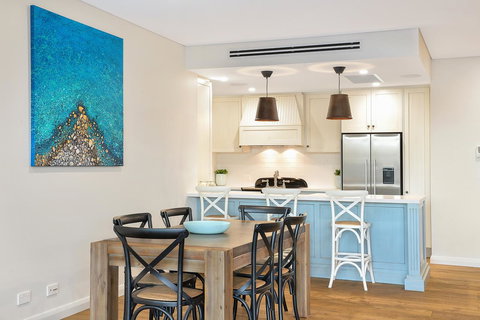 Belle Vue- Penthouse At Black Beach - Whitsundays Accommodation 7