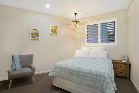 Belle Vue- Penthouse At Black Beach - Whitsundays Accommodation 12