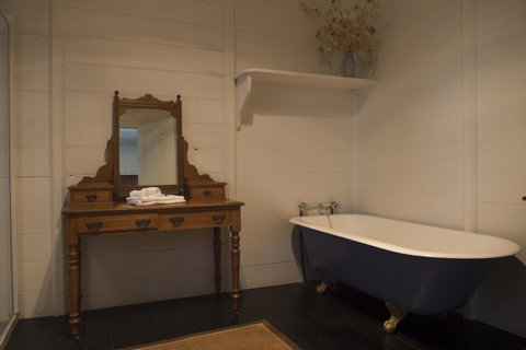 Hillview Heritage Hotel - Whitsundays Accommodation 15