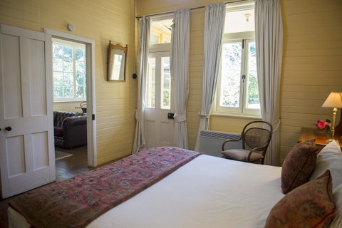 Hillview Heritage Hotel - Whitsundays Accommodation 6