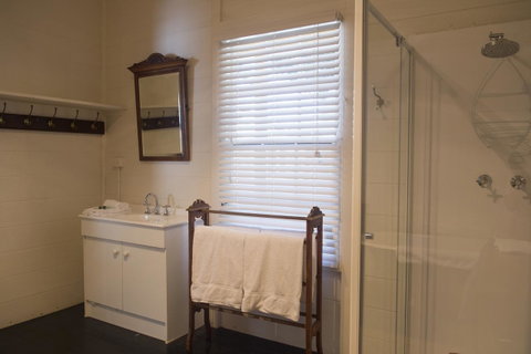 Hillview Heritage Hotel - Whitsundays Accommodation 16