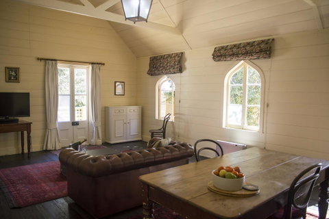 Hillview Heritage Hotel - Whitsundays Accommodation 24