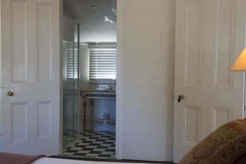 Hillview Heritage Hotel - Whitsundays Accommodation 22