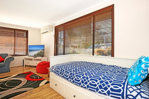 Sandy Toes Beach House Jervis Bay - 2min To Beach - Whitsundays Accommodation 4