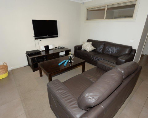 Yarrawonga Waterfront Apartments - Whitsundays Accommodation 4