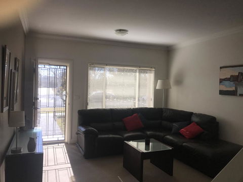 Travers Street Apartment - Whitsundays Accommodation 5