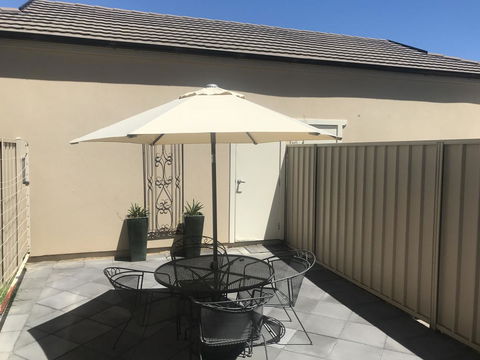 Travers Street Apartment - Whitsundays Accommodation 7