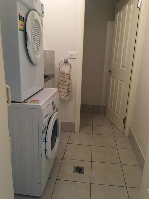 Travers Street Apartment - Whitsundays Accommodation 10