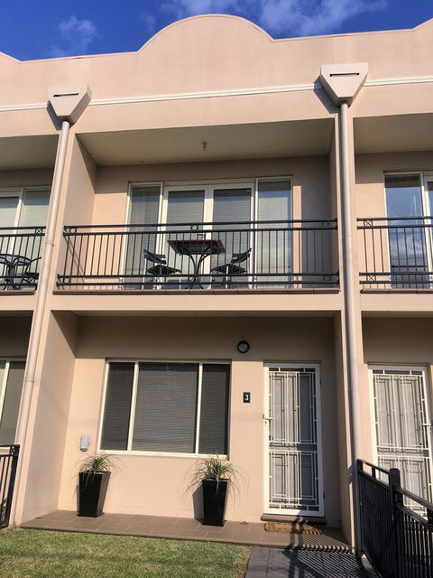 Travers Street Apartment - Whitsundays Accommodation 0