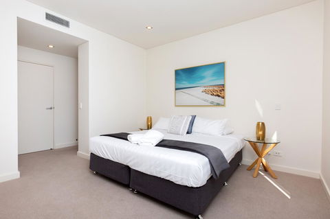 The Penthouse - Whitsundays Accommodation 13