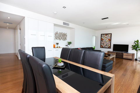 The Penthouse - Whitsundays Accommodation 8