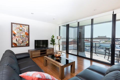 The Penthouse - Whitsundays Accommodation 10
