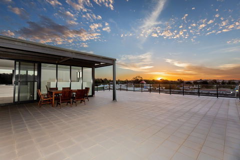 The Penthouse - Whitsundays Accommodation 33