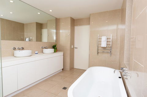 The Penthouse - Whitsundays Accommodation 14