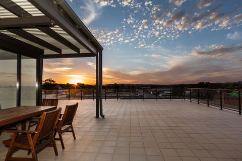 The Penthouse - Whitsundays Accommodation 0