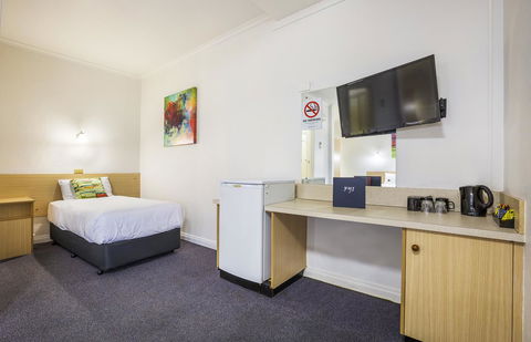 Boomerang Hotel - Whitsundays Accommodation 1