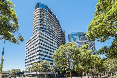 Australian Tower Stay - Whitsundays Accommodation 0