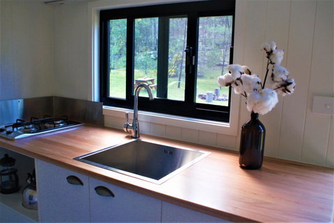 Christopher Tiny House - Whitsundays Accommodation 8