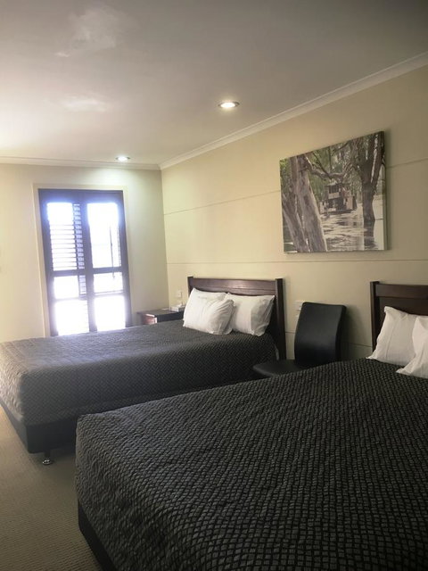Balranald Club Motel - Whitsundays Accommodation 17