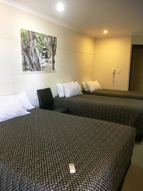 Balranald Club Motel - Whitsundays Accommodation 16