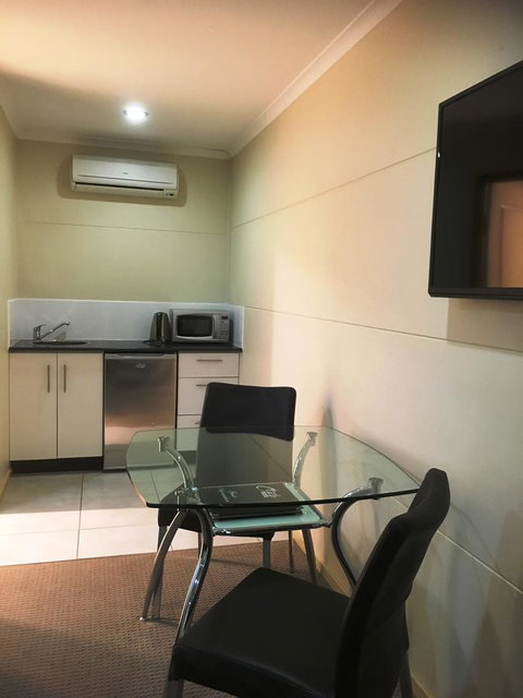 Balranald Club Motel - Whitsundays Accommodation 9
