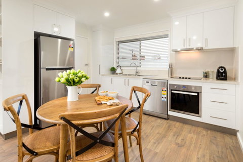 Sleeping In Style - Central & Sophisticated - Whitsundays Accommodation 6