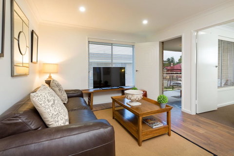 Sleeping In Style - Central & Sophisticated - Whitsundays Accommodation 5