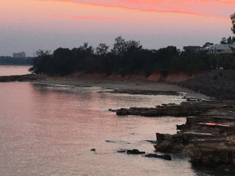 Nightcliff Foreshore Getaway - McKay Gardens - Whitsundays Accommodation 32