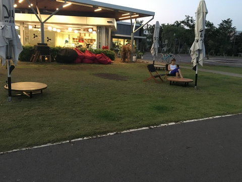 Nightcliff Foreshore Getaway - McKay Gardens - Whitsundays Accommodation 22