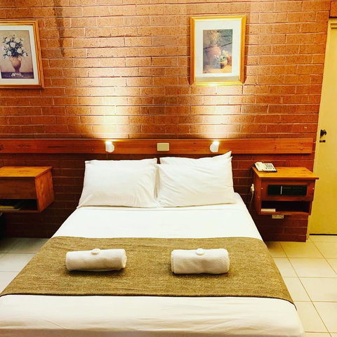 Pine Tree Motel - Whitsundays Accommodation 18