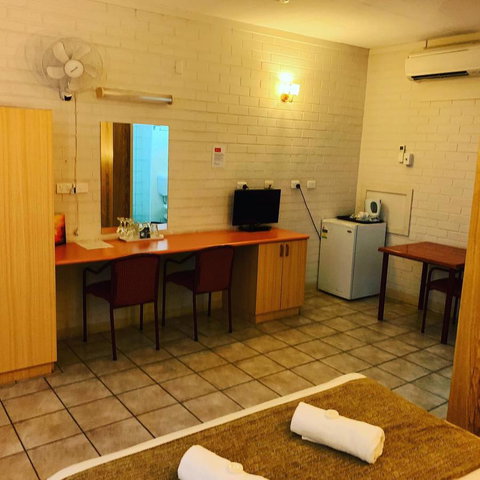 Pine Tree Motel - Whitsundays Accommodation 20