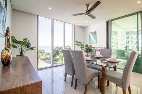 ZEN BY THE WATER - Esplanade Darwin Retreat - Whitsundays Accommodation 25