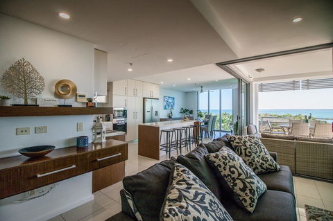 ZEN BY THE WATER - Esplanade Darwin Retreat - Whitsundays Accommodation 0