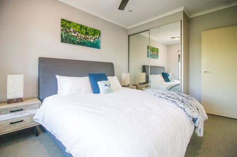 ZEN BY THE WATER - Esplanade Darwin Retreat - Whitsundays Accommodation 14