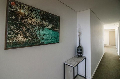 ZEN BY THE WATER - Esplanade Darwin Retreat - Whitsundays Accommodation 37