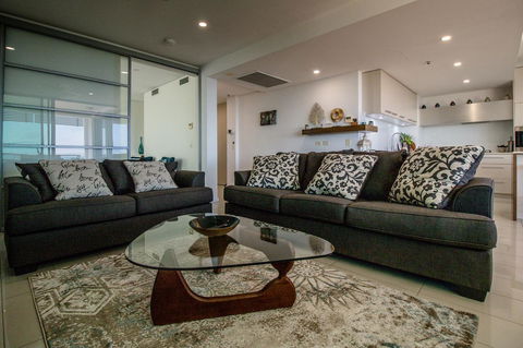 ZEN BY THE WATER - Esplanade Darwin Retreat - Whitsundays Accommodation 41