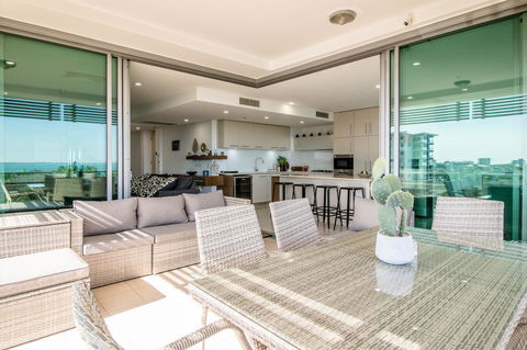 ZEN BY THE WATER - Esplanade Darwin Retreat - Whitsundays Accommodation 38