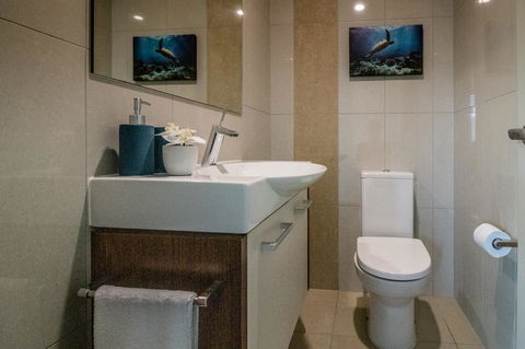 ZEN BY THE WATER - Esplanade Darwin Retreat - Whitsundays Accommodation 36