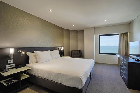 Hilton Darwin - Whitsundays Accommodation 13