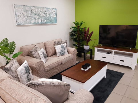 Darwin-Ocean Views, Tropical Getaway, Pool & Aircon - Whitsundays Accommodation 3