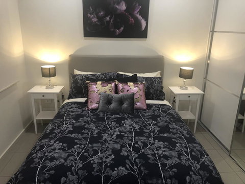 Darwin-Ocean Views, Tropical Getaway, Pool & Aircon - Whitsundays Accommodation 1