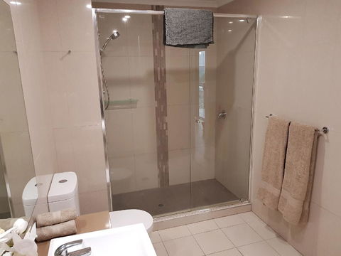 Darwin-Ocean Views, Tropical Getaway, Pool & Aircon - Whitsundays Accommodation 15