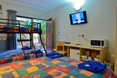 Goldfields Hotel Motel - Whitsundays Accommodation 3