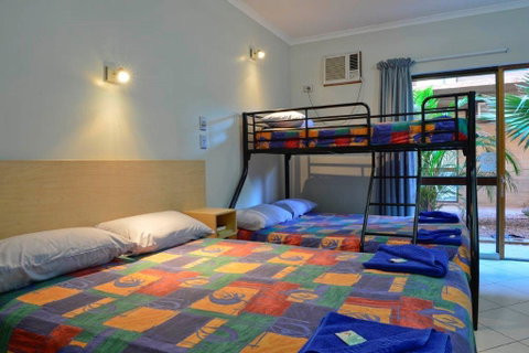 Goldfields Hotel Motel - Whitsundays Accommodation 4