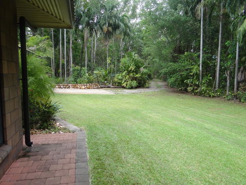 DARWIN'S SHADY ACRES RETREAT - Whitsundays Accommodation 9