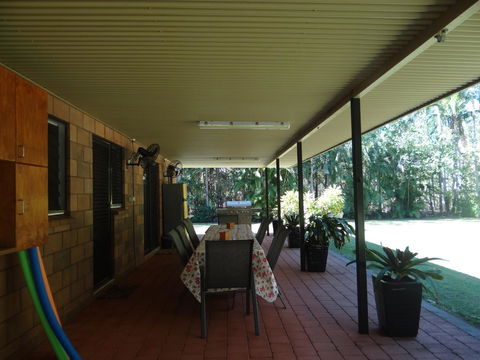 DARWIN'S SHADY ACRES RETREAT - Whitsundays Accommodation 6